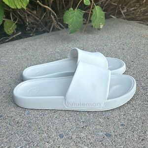 Women’s lululemon restfeel slides size: 7